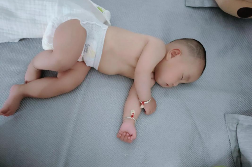阿拉尔宝宝发烧可以喝牛奶吗